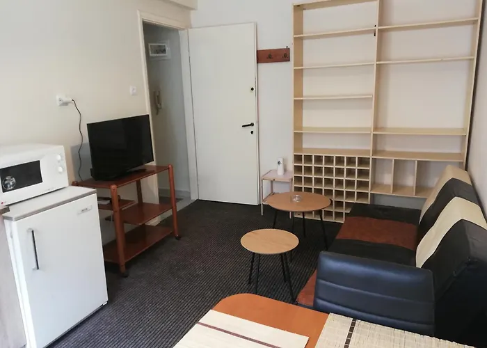 Ioli\'S House
