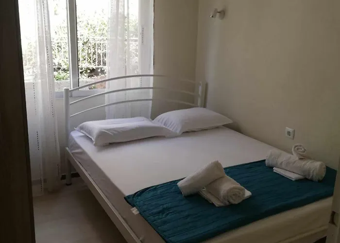 Ioli\'S House